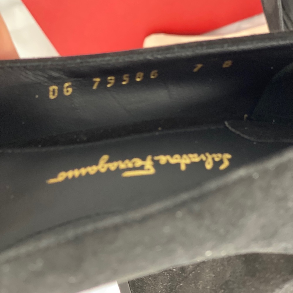 SOLD!! Salvatore Ferragamo Arezzo 85 Suede pump - Picture 6 of 8